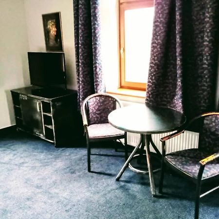 Hotel Chicago Chomutov Zewnętrze zdjęcie