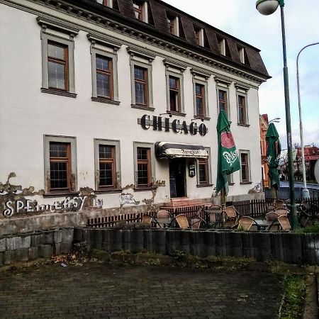 Hotel Chicago Chomutov Zewnętrze zdjęcie