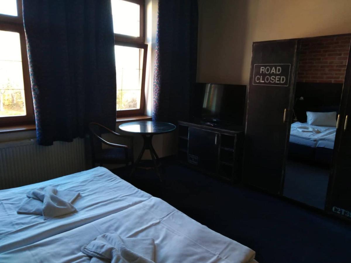 Hotel Chicago Chomutov Zewnętrze zdjęcie